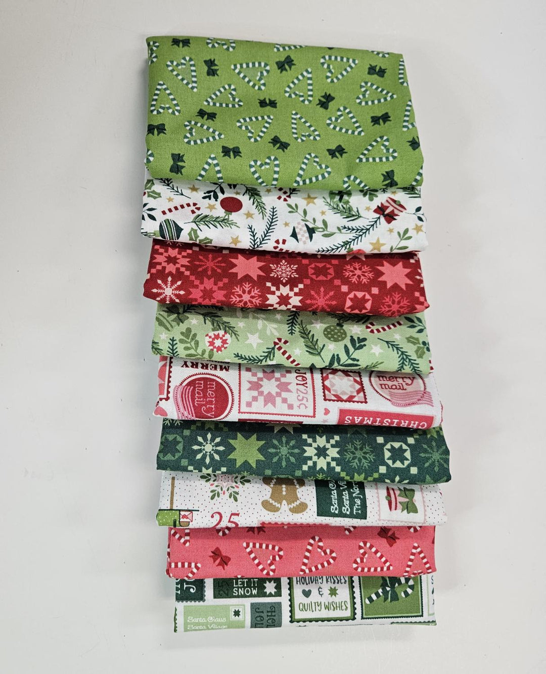 Quilty Little Christmas FQ Bundle (9)
