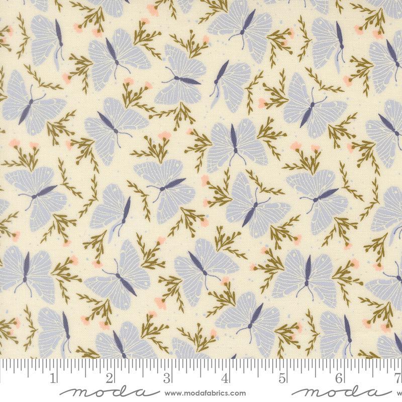 Wildbriar - Flutter Vine in Porcelain