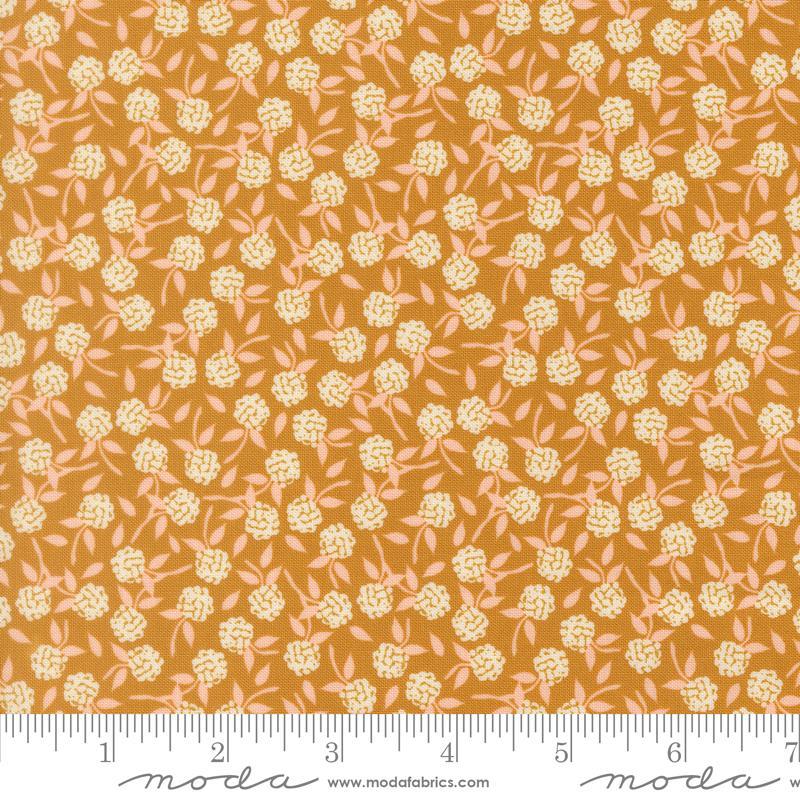 Wildbriar - Pom Poms in Golden