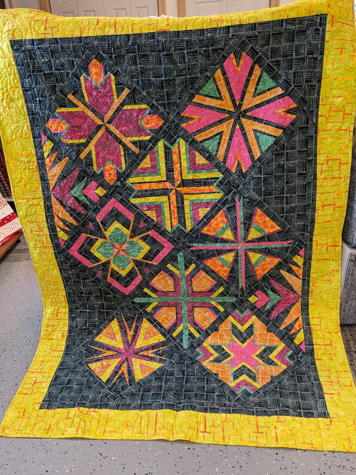 Store Sample Elementz Quilt - Vibrant Colors! 55 x 77 inches