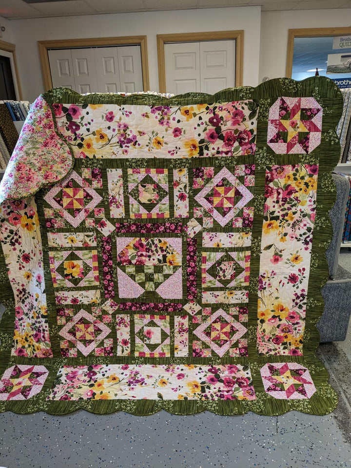 Store Sample Floral Sampler with Scalloped Edges